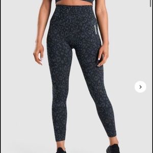 Gymshark Cheetah print legging and sports bra SET